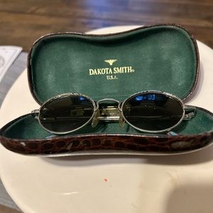 Vintage 90s Dakota Smith Round Sunglasses with Case